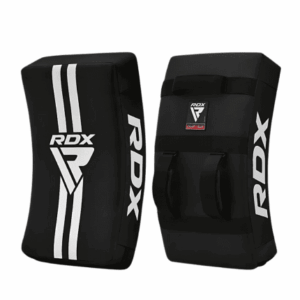 escudo curvado marca rdx color negro con detalles color blanco